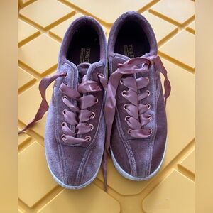 Tretorn Women's Nylite Velvet Dusty Pink Sneakers